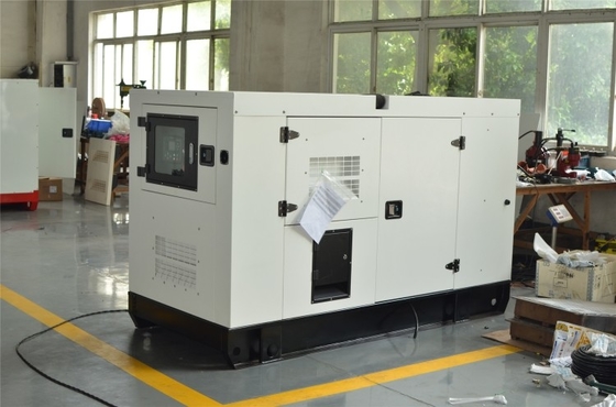 Καλή τιμή. 50/60HZ Ηχομόνωση Cummins Diesel Generator Set για φόρτιση σε εργοστάσιο ήσυχος τύπος σε απευθείας σύνδεση